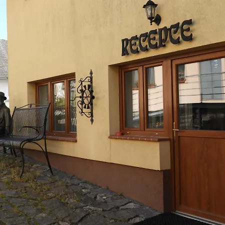 Guest house Penzion U Stromu *