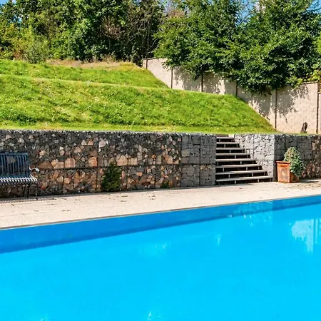 Penzion U Stromu Guest house Lhota (Kladno)