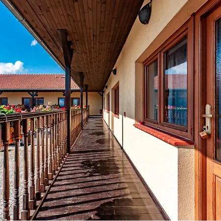 Penzion U Stromu Guest house
